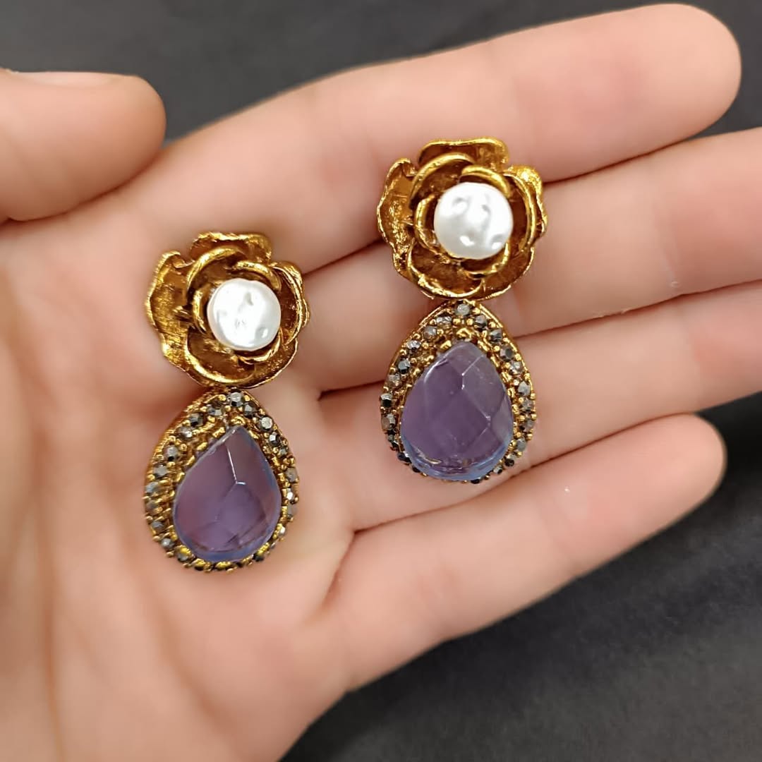 Women’s Elegant Floral Stone Drop Earrings – Pearl & Crystal Design