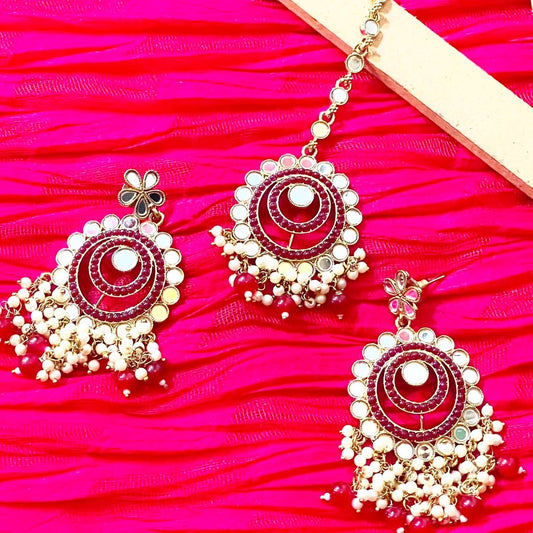 Beautiful earring with tikka set in kundan