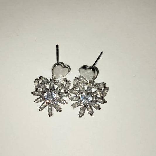 Silver-Tone Heart and Snowflake Pendant Necklace and Stud Earrings Set